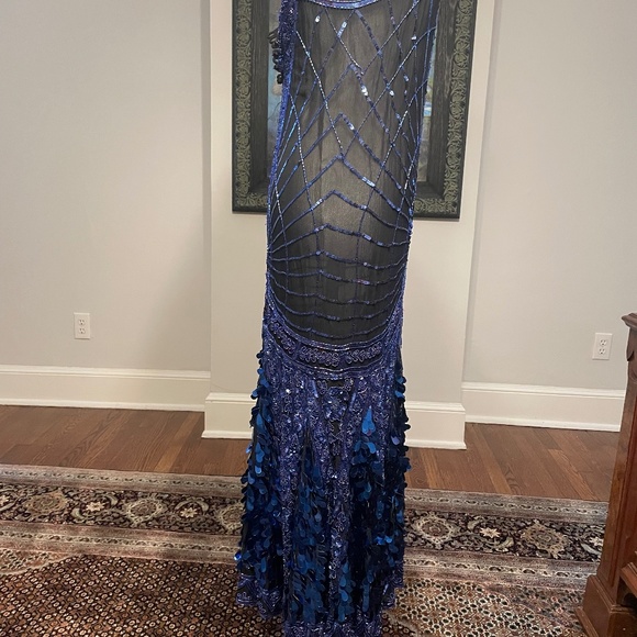 Luxury CAROLINE DESIGNER SILK WITH INTRICATE BEADING GOWN VIDEO IN PHOTOS - Picture 6 of 17
